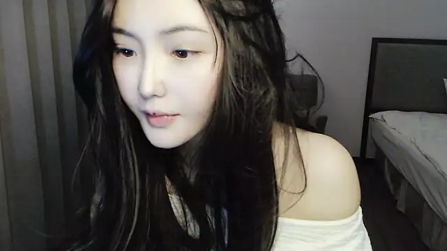 Snapshot of TBgril chatting on 02.14.26 TBgril online show from 02.14.26