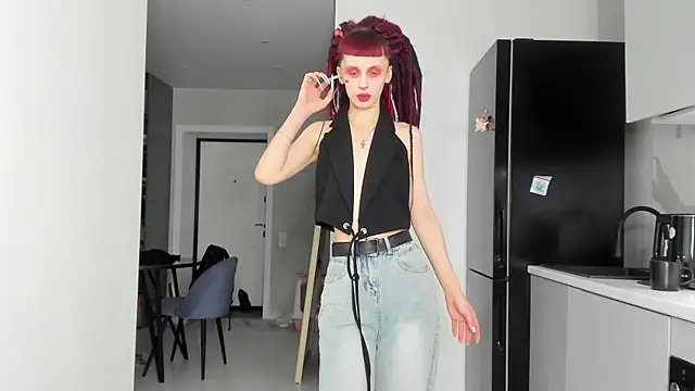 Snapshot of FlowerOfSin2001 chatting on 03.11.25 FlowerOfSin2001 online show from 03.11.25