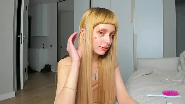 Snapshot of FlowerOfSin2001 chatting on 04.09.26 FlowerOfSin2001 online show from 04.09.26