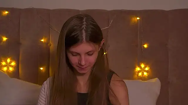 Snapshot of AudreyBarlow chatting on 12.14.24 AudreyBarlow online show from 12.14.24