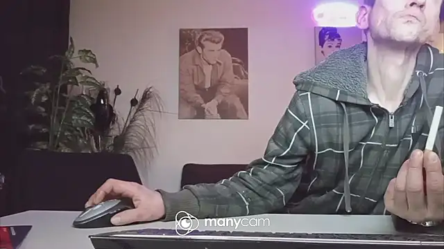 Snapshot of der_dino30 chatting on 02.24.25 der dino30 online show from 02.24.25