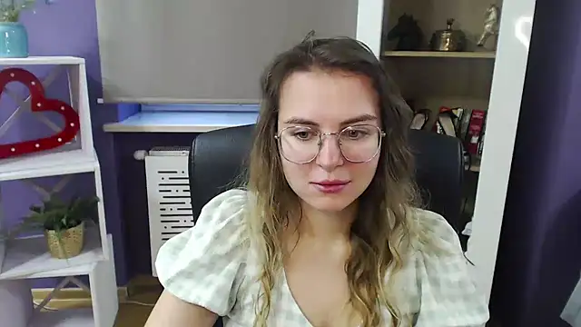 Snapshot of Zoey_Erotic chatting on 12.17.24 Zoey Erotic online show from 12.17.24