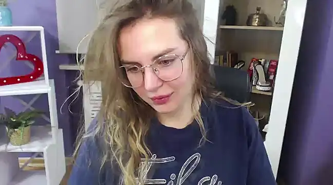 Snapshot of Zoey_Erotic chatting on 12.31.24 Zoey Erotic online show from 12.31.24