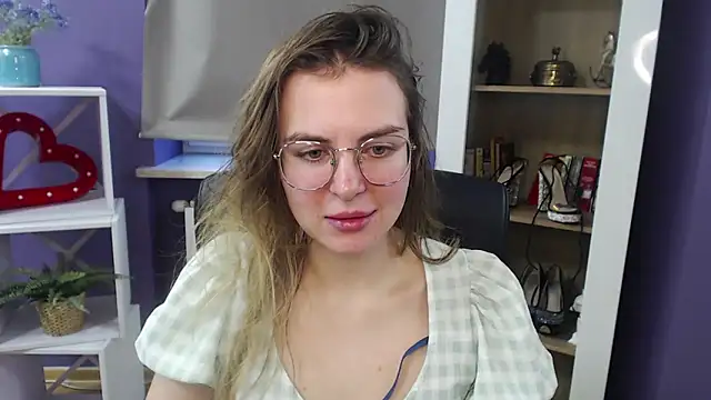 Snapshot of Zoey_Erotic chatting on 01.07.25 Zoey Erotic online show from 01.07.25