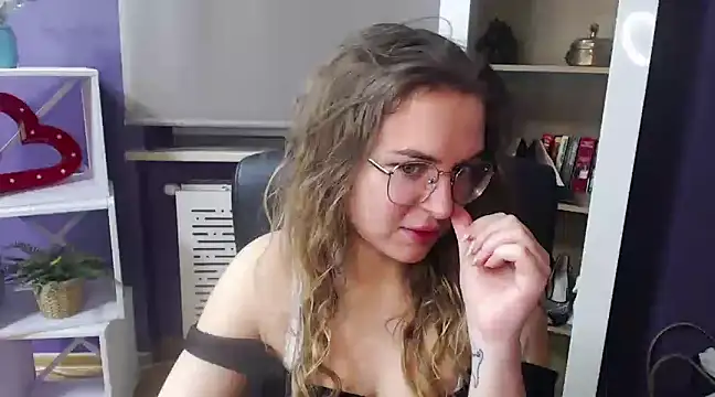 Snapshot of Zoey_Erotic chatting on 01.27.25 Zoey Erotic online show from 01.27.25