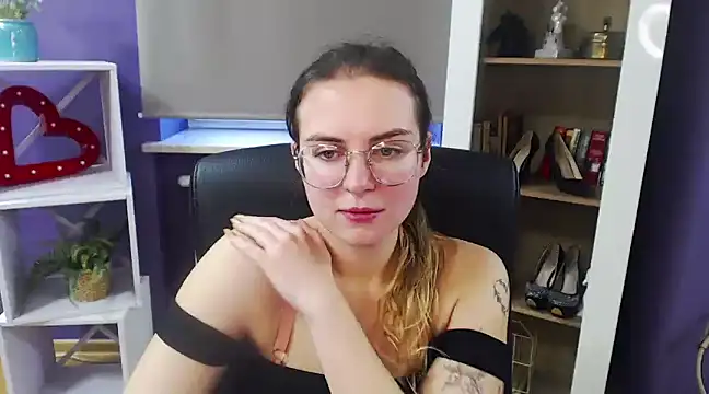 Snapshot of Zoey_Erotic chatting on 01.28.25 Zoey Erotic online show from 01.28.25