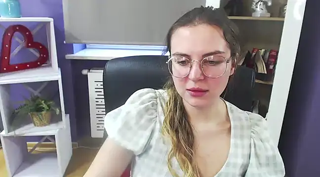 Snapshot of Zoey_Erotic chatting on 02.06.25 Zoey Erotic online show from 02.06.25