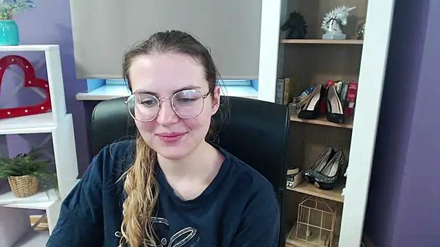 Snapshot of Zoey_Erotic chatting on 02.26.25 Zoey Erotic online show from 02.26.25