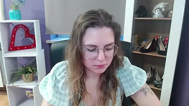 Snapshot of Zoey_Erotic chatting on 03.17.25 Zoey Erotic online show from 03.17.25