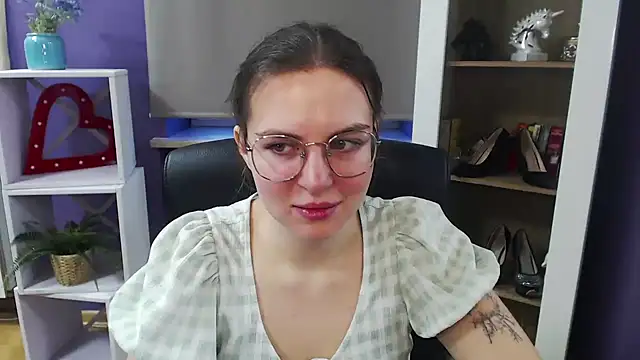 Snapshot of Zoey_Erotic chatting on 03.18.25 Zoey Erotic online show from 03.18.25