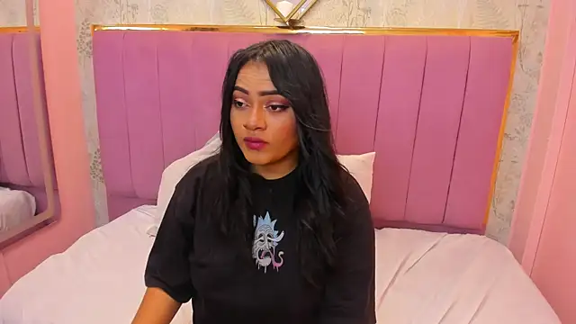 Sariitaa  online show from 02.13.25