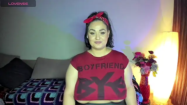 Snapshot of Laura_sinner chatting on 03.08.25 Laura sinner online show from 03.08.25