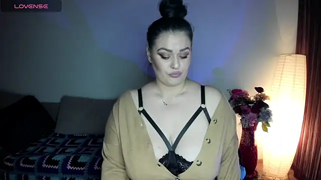 Snapshot of Laura_sinner chatting on 03.16.25 Laura sinner online show from 03.16.25