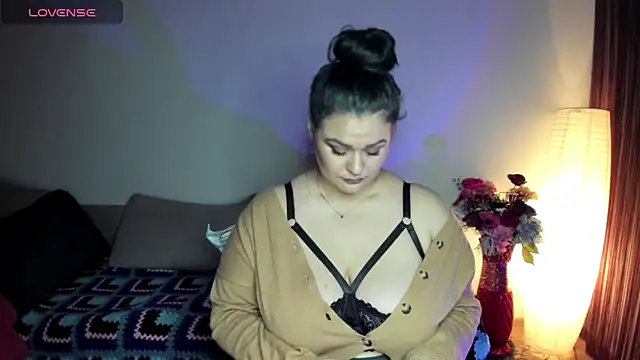 Snapshot of Laura_sinner chatting on 03.16.25 Laura sinner online show from 03.16.25