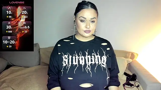 Snapshot of Laura_sinner chatting on 10.23.25 Laura sinner online show from 10.23.25