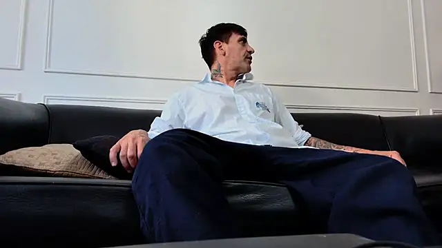 Snapshot of Elnonoykeila77 chatting on 02.13.26 Elnonoykeila77 online show from 02.13.26