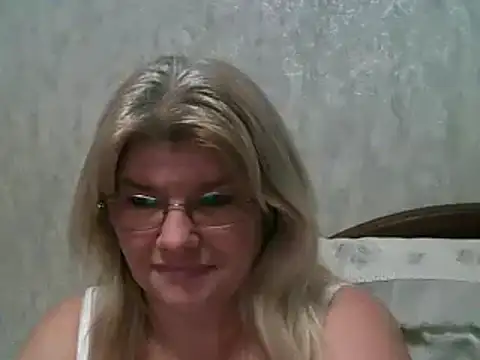Snapshot of Diana_49 chatting on 03.05.25 Diana 49 online show from 03.05.25