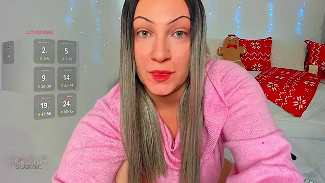 Snapshot of KVerunce chatting on 01.01.25 KVerunce online show from 01.01.25