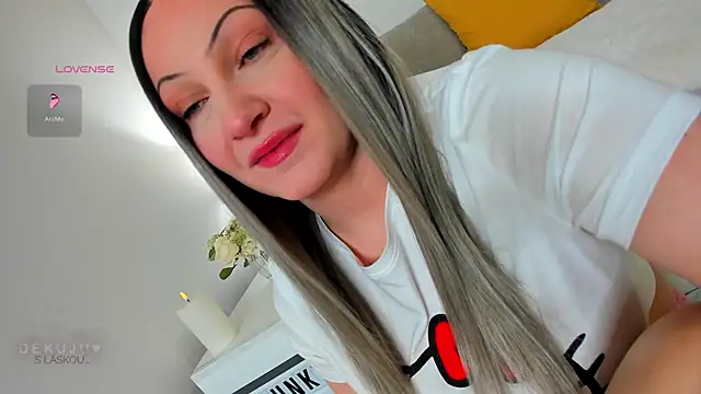 Snapshot of KVerunce chatting on 01.29.25 KVerunce online show from 01.29.25