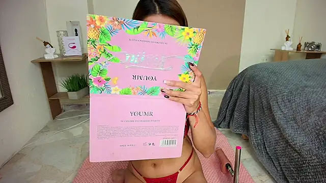 Snapshot of AnisiaFarina chatting on 09.16.25 AnisiaFarina online show from 09.16.25