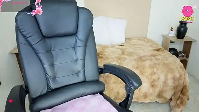 Snapshot of AnisiaFarina chatting on 11.04.25 AnisiaFarina online show from 11.04.25