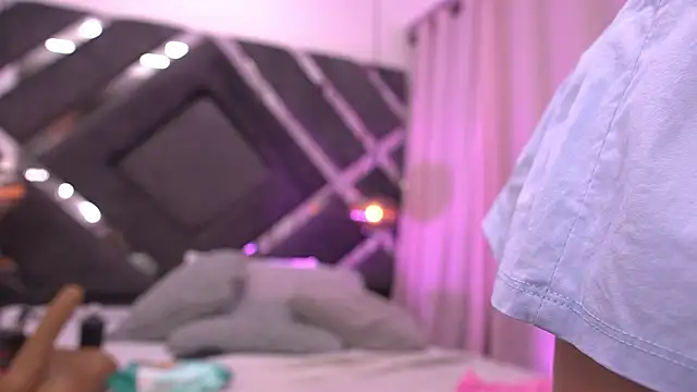 Snapshot of violeta_aroca chatting on 11.01.25 violeta aroca online show from 11.01.25