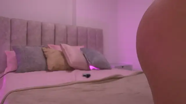 Snapshot of violeta_aroca chatting on 11.06.25 violeta aroca online show from 11.06.25