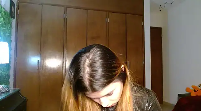 Snapshot of 3littleschoolteens chatting on 02.28.25 3littleschoolteens online show from 02.28.25