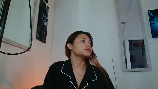 Snapshot of 3littleschoolteens chatting on 09.10.25 3littleschoolteens online show from 09.10.25