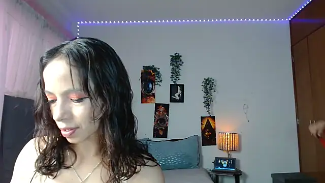 Snapshot of 3littleschoolteens chatting on 09.12.25 3littleschoolteens online show from 09.12.25