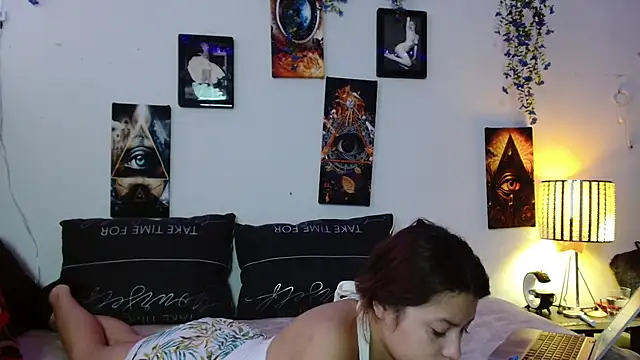 Snapshot of 3littleschoolteens chatting on 09.17.25 3littleschoolteens online show from 09.17.25