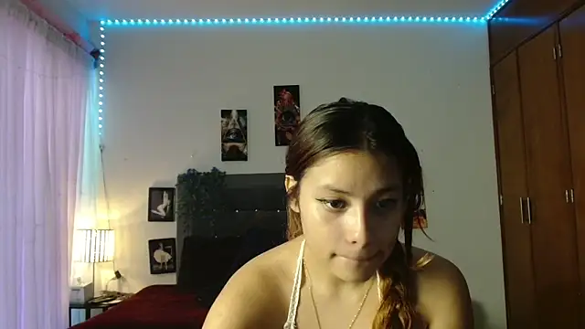 Snapshot of 3littleschoolteens chatting on 10.09.25 3littleschoolteens online show from 10.09.25