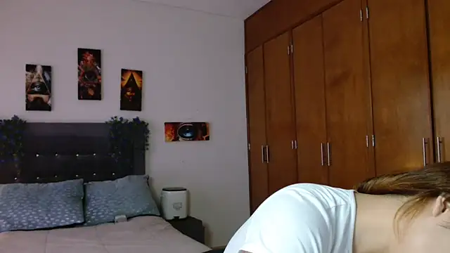 Snapshot of 3littleschoolteens chatting on 10.14.25 3littleschoolteens online show from 10.14.25