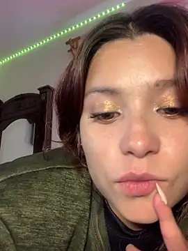 Snapshot of 3littleschoolteens chatting on 10.18.25 3littleschoolteens online show from 10.18.25