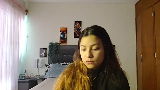 Snapshot of 3littleschoolteens chatting on 10.27.25 3littleschoolteens online show from 10.27.25