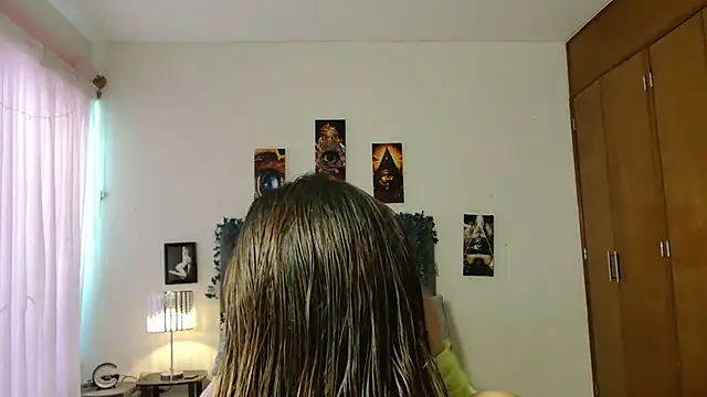 Snapshot of 3littleschoolteens chatting on 11.10.25 3littleschoolteens online show from 11.10.25