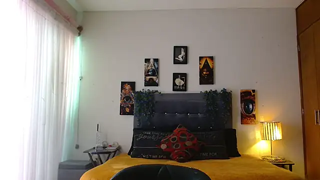 Snapshot of 3littleschoolteens chatting on 12.02.25 3littleschoolteens online show from 12.02.25