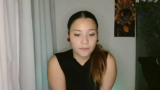 Snapshot of 3littleschoolteens chatting on 12.03.25 3littleschoolteens online show from 12.03.25