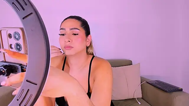 ISABELLASSMITH online show from 02.25.25