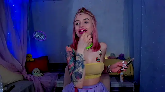 Snapshot of LickLizzy chatting on 03.22.25 LickLizzy online show from 03.22.25