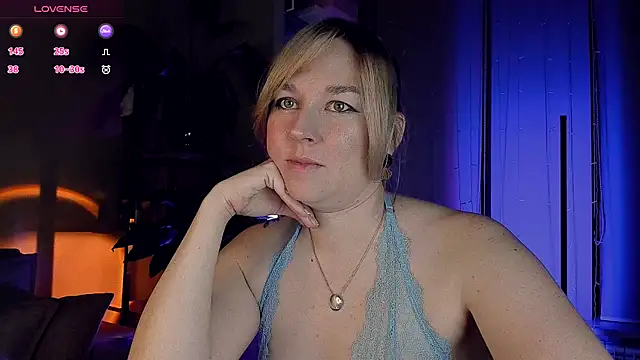 Snapshot of 5_in_one chatting on 10.24.25 5 in one online show from 10.24.25