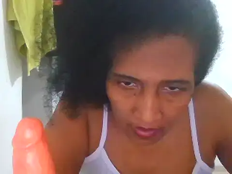 Snapshot of Aishamara chatting on 02.25.25 Aishamara online show from 02.25.25