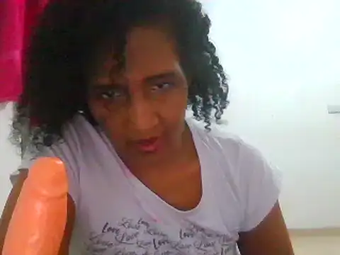 Snapshot of Aishamara chatting on 03.02.25 Aishamara online show from 03.02.25