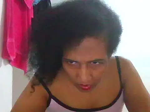 Snapshot of Aishamara chatting on 03.17.25 Aishamara online show from 03.17.25