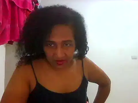 Snapshot of Aishamara chatting on 03.20.25 Aishamara online show from 03.20.25