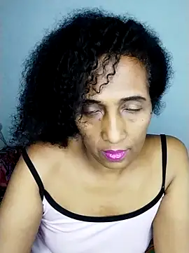 Snapshot of Aishamara chatting on 12.01.25 Aishamara online show from 12.01.25