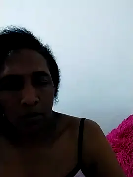 Snapshot of Aishamara chatting on 12.22.25 Aishamara online show from 12.22.25