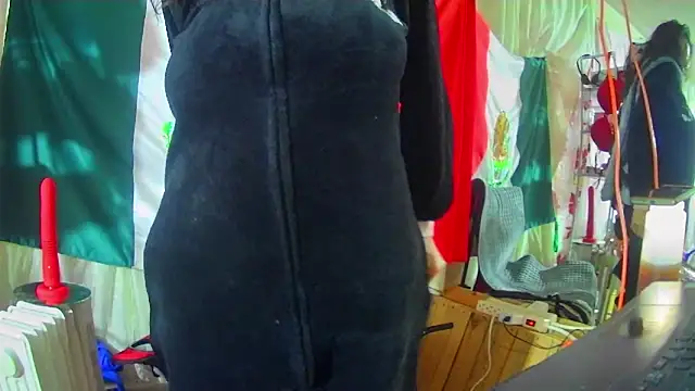 Snapshot of LaInsaciableIntensa chatting on 02.11.25 LaInsaciableIntensa online show from 02.11.25