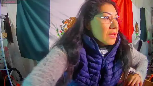 Snapshot of LaInsaciableIntensa chatting on 02.13.25 LaInsaciableIntensa online show from 02.13.25