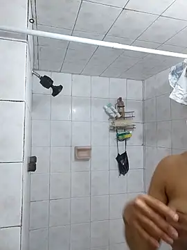 Snapshot of LaInsaciableIntensa chatting on 09.17.25 LaInsaciableIntensa online show from 09.17.25